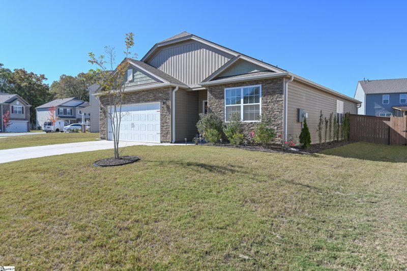 Property image 2 at 211 Addlestone Circle, Fountain Inn, SC 29644