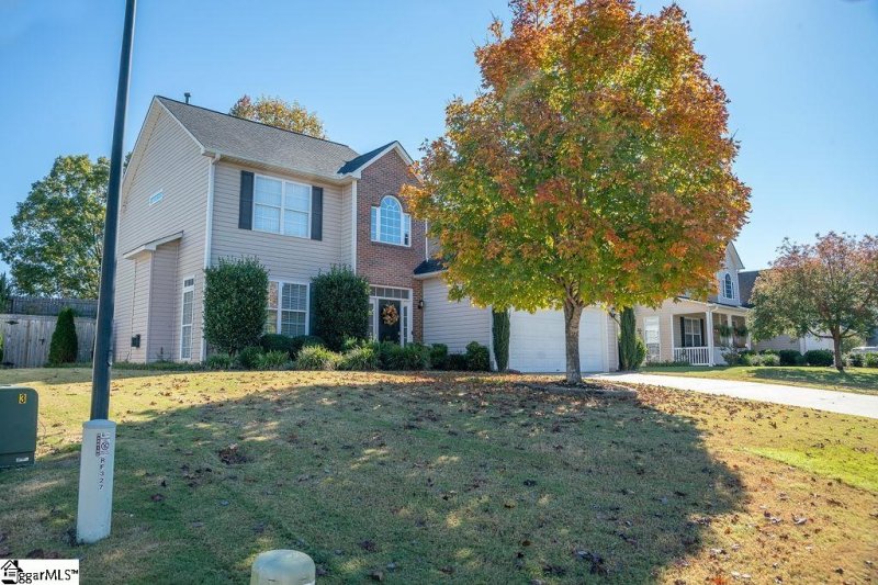Property image 3 at 401 Cardinal Woods Way, Easley, SC 29642