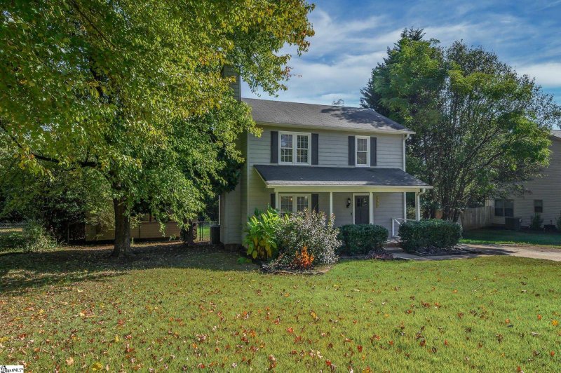 Property image 3 at 415 Laurel Tree Lane, Simpsonville, SC 29681