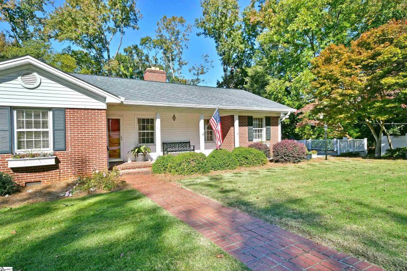 Property image 4 at 111 McBee Avenue, Easley, SC 29640