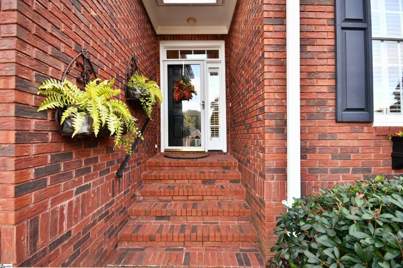 Property image 2 at 6 Jessamine Court, Greenville, SC 29615