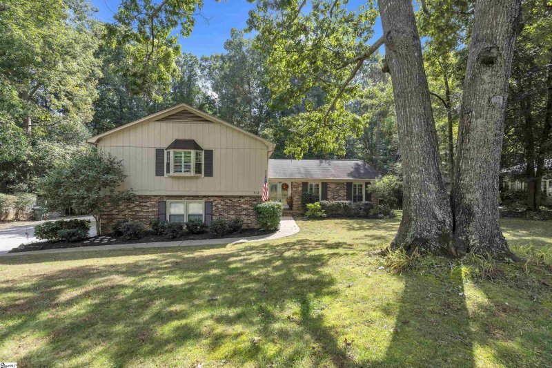 Property image 2 at 512 Lancelot Drive, Simpsonville, SC 29681