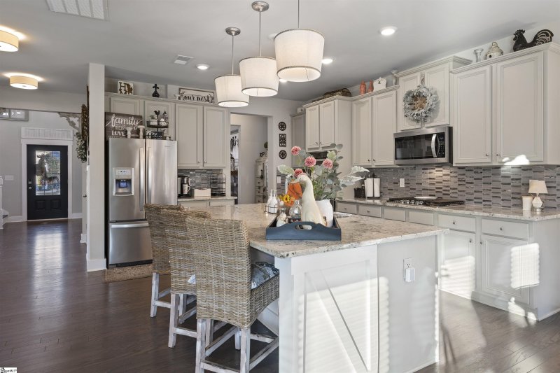 Property image 2 at 537 Grandon Road, Greer, SC 29651