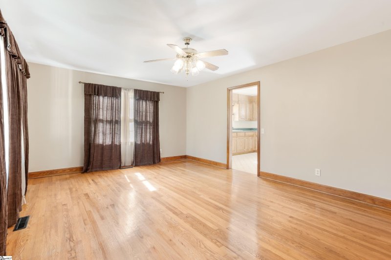 Property image 5 at 2002 W Blue Ridge Drive, Greenville, SC 29611