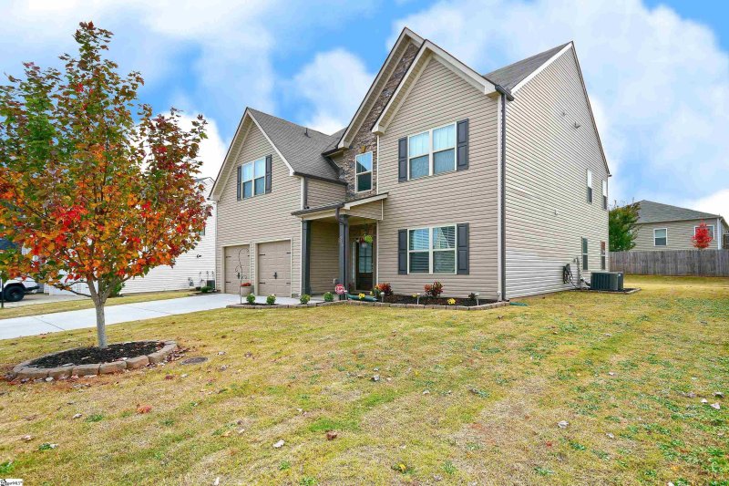 Property image 2 at 316 Lost Lake Drive, Simpsonville, SC 29681