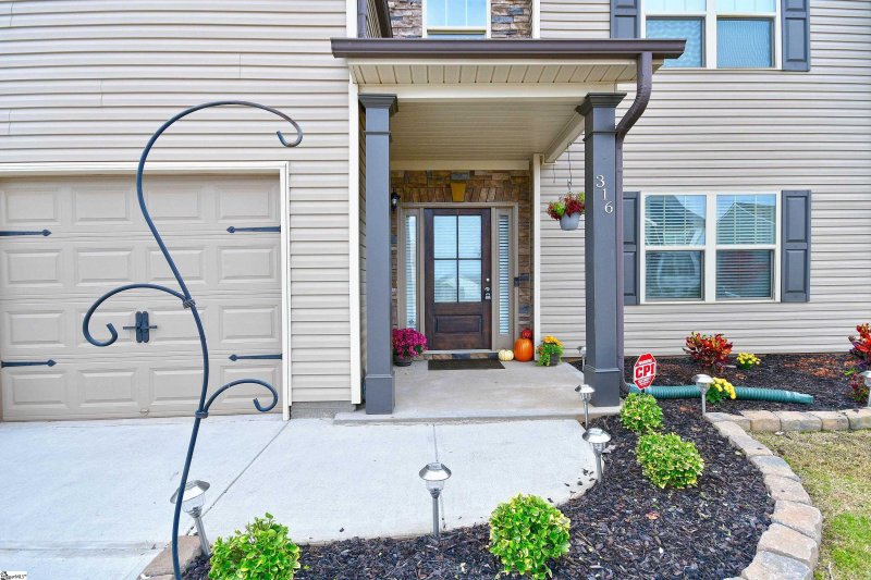 Property image 3 at 316 Lost Lake Drive, Simpsonville, SC 29681