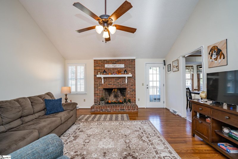 Property image 4 at 103 Pike Court, Simpsonville, SC 29681
