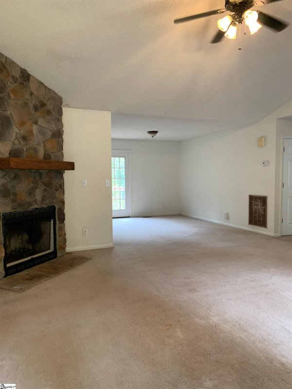 Property image 5 at 408 Palmetto Court, Greer, SC 29651