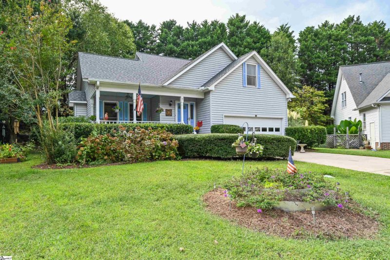 Property image 2 at 7 Brookford Court, Greenville, SC 29615