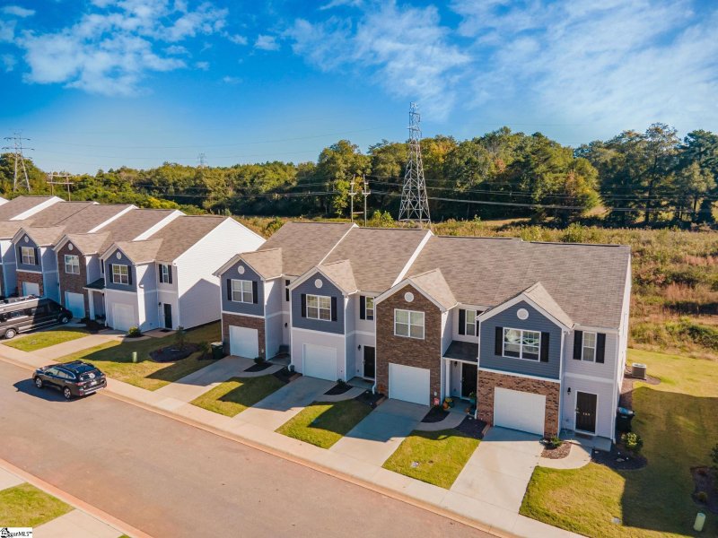 Property image 4 at 105 Moorlyn Lane, Greer, SC 29650