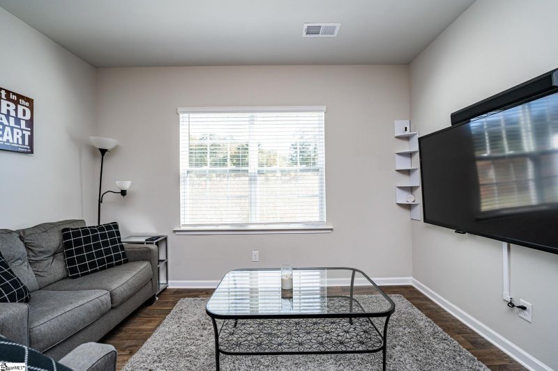 Property image 5 at 105 Moorlyn Lane, Greer, SC 29650