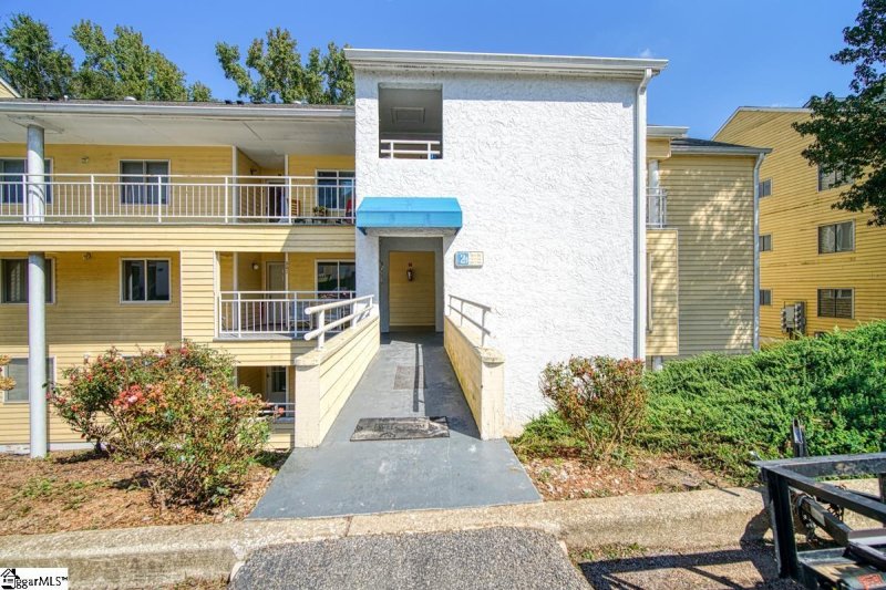 Property image 2 at 203 Northlake Drive, Anderson, SC 29625-5303