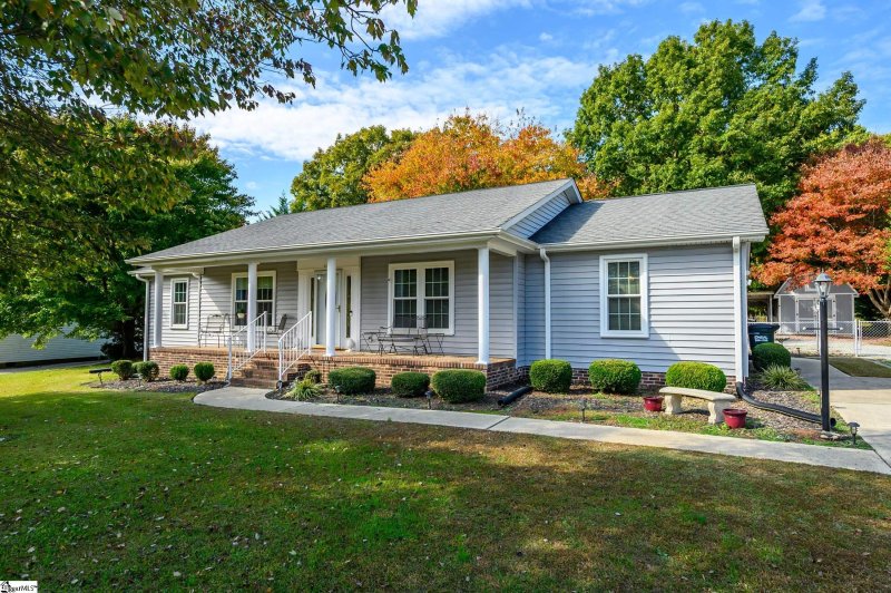 Property image 2 at 911 Harness Trail, Simpsonville, SC 29681