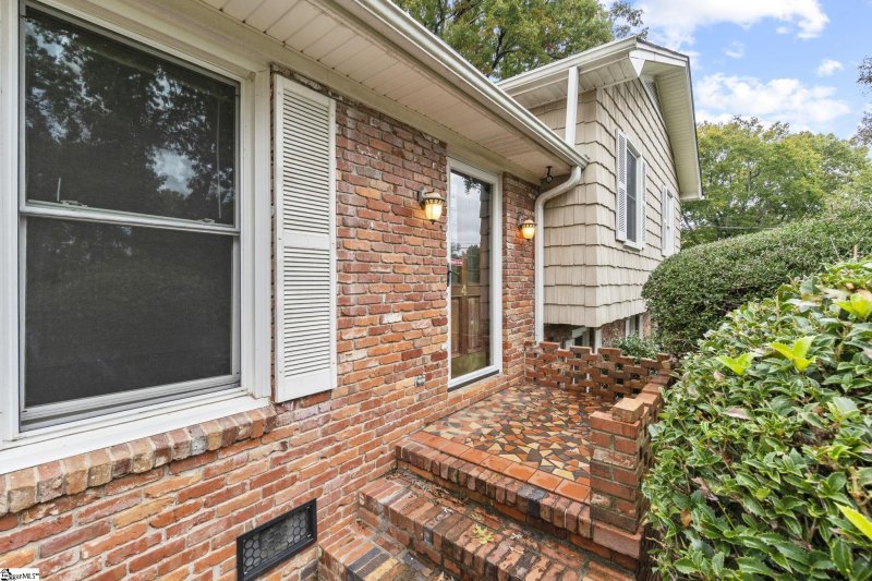 Property image 2 at 4 Braddock Drive, Taylors, SC 29687