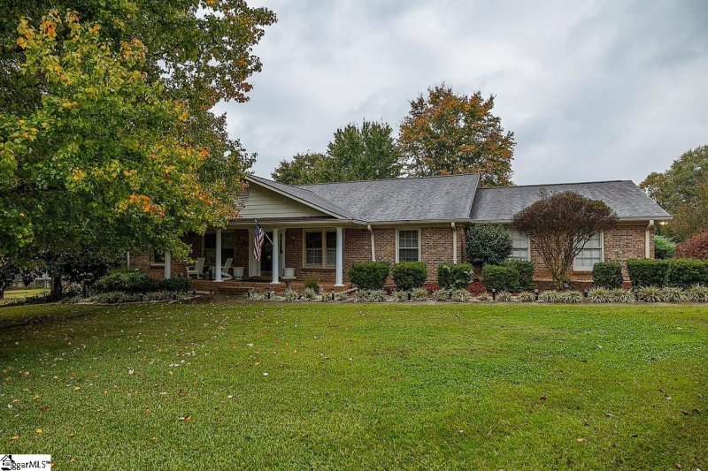 Property image 2 at 110 Lakeland Avenue, Moore, SC 29369