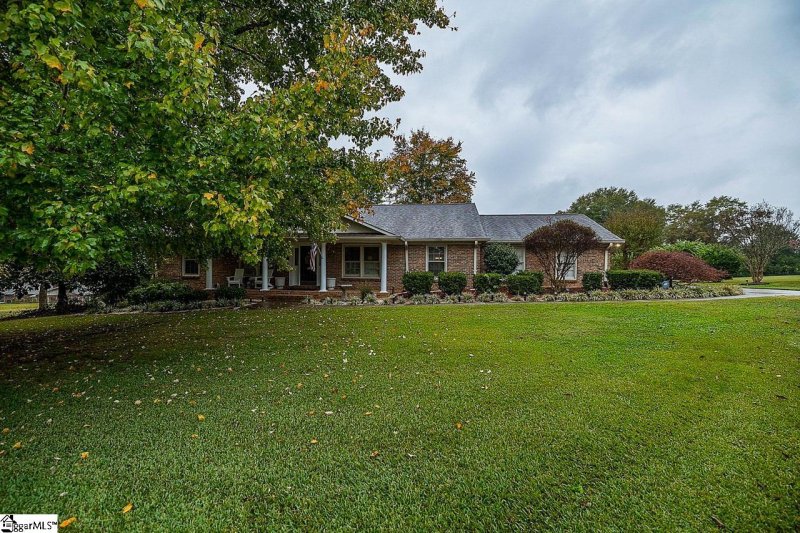 Property image 3 at 110 Lakeland Avenue, Moore, SC 29369