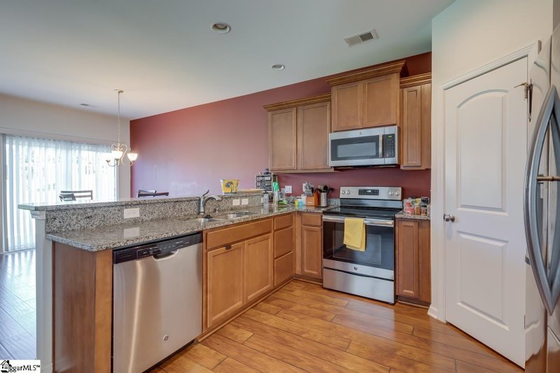 Property image 3 at 320 S Ivestor Court, Inman, SC 29349