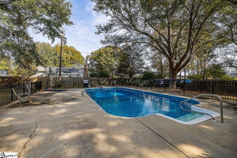 Property image 3 at 100 Belmont Drive, Fountain Inn, SC 29644