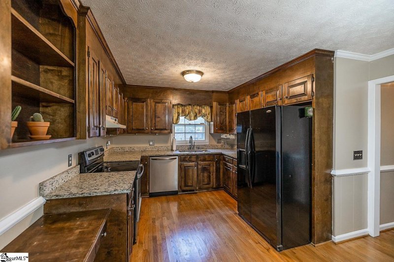 Property image 5 at 100 Belmont Drive, Fountain Inn, SC 29644