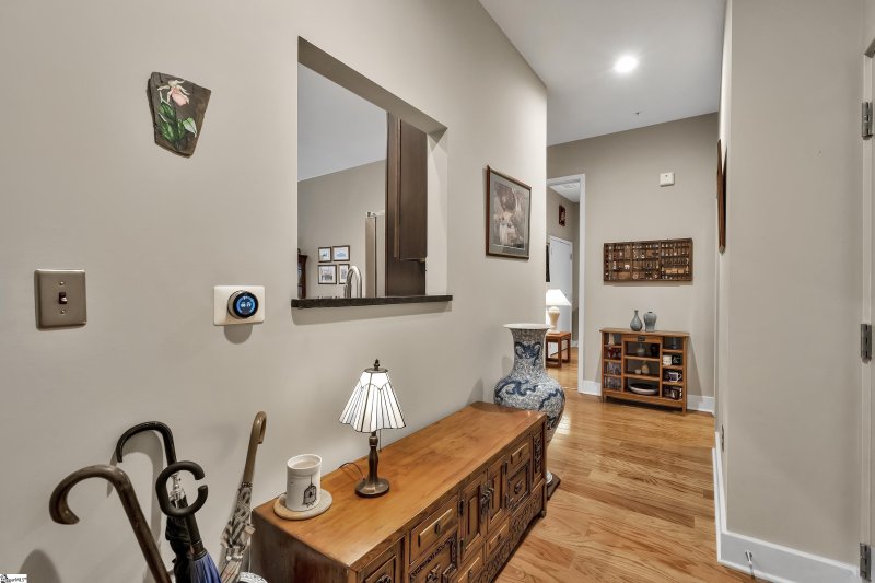 Property image 3 at 400 E McBee Avenue, Greenville, SC 29601