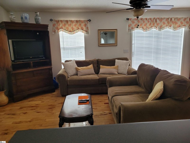 Property image 2 at 10 Rutgers Way, Mauldin, SC 29662