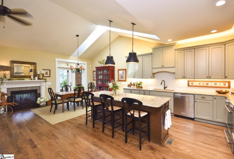 Property image 4 at 5 Trails Edge Court, Greenville, SC 29617