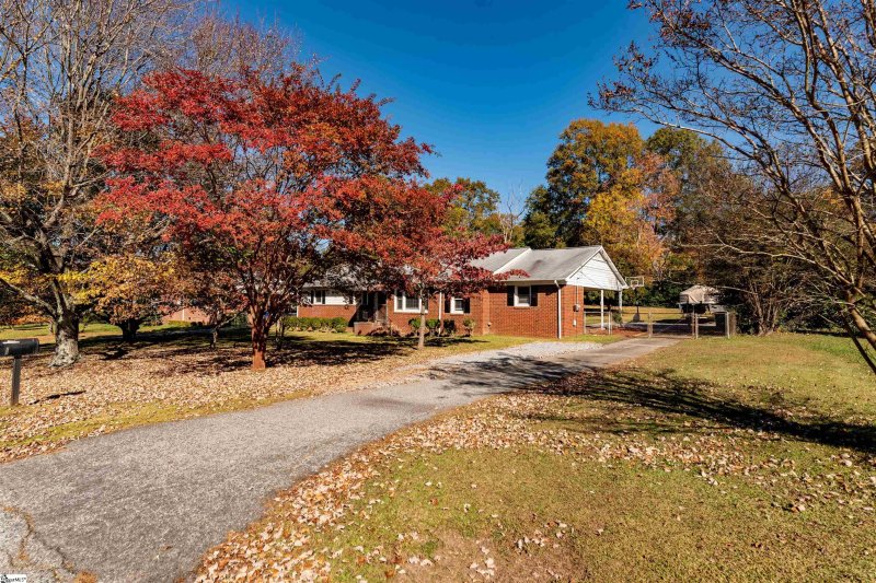 Property image 2 at 229 Mohawk Drive, Spartanburg, SC 29301