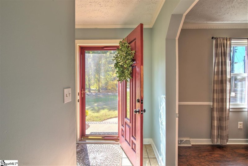 Property image 3 at 105 Chestnut Drive, Easley, SC 29642