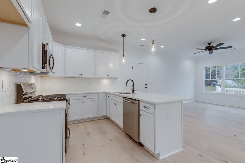 Property image 3 at 107 Lilia Hill Circle, Greenville, SC 29607