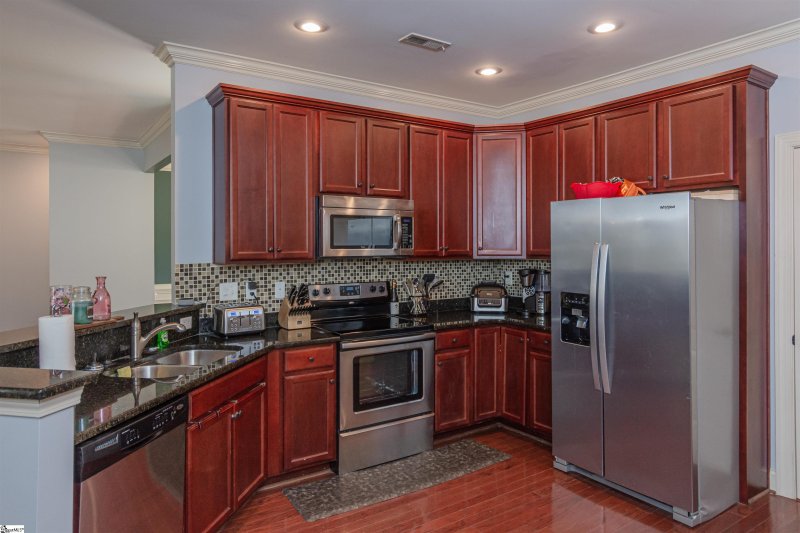 Property image 4 at 4 Topsfield Court, Greenville, SC 29605