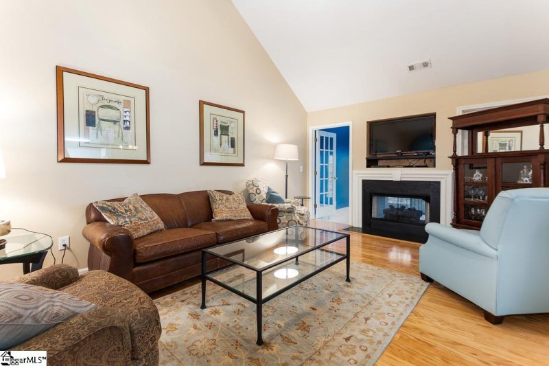 Property image 3 at 604 Glassyrock Court, Greer, SC 29650-4577