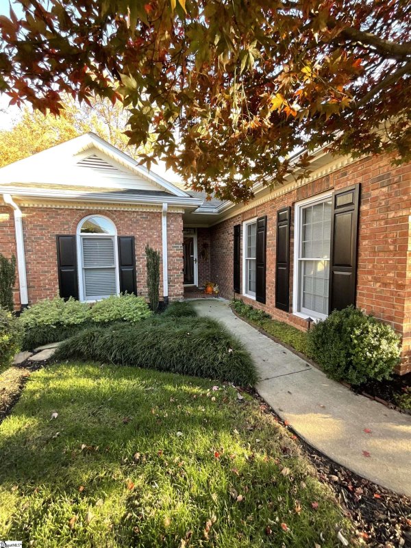 214 Greenview Circle