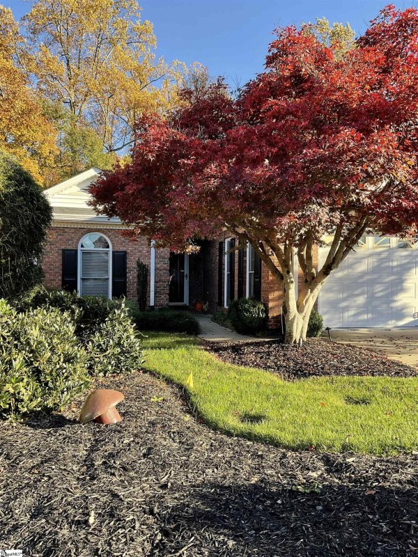 Property image 2 at 214 Greenview Circle, Greenville, SC 29609