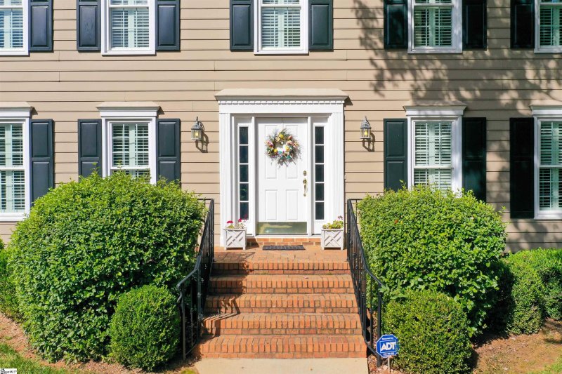 Property image 2 at 6 Hudson Grove Court, Greenville, SC 29615