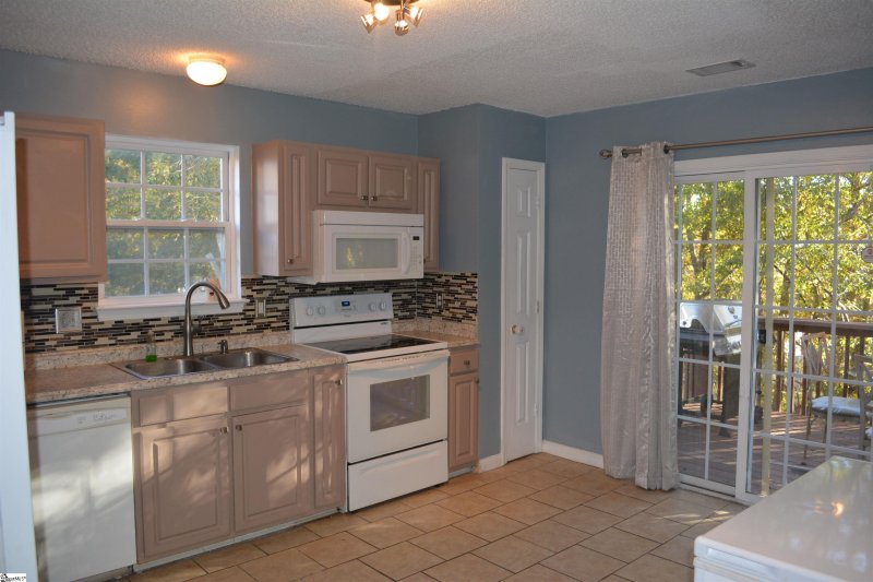 Property image 4 at 320 Warm Flame Court, Boiling Springs, SC 29316