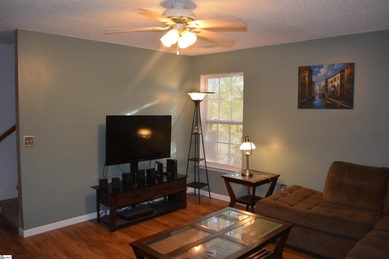 Property image 5 at 320 Warm Flame Court, Boiling Springs, SC 29316