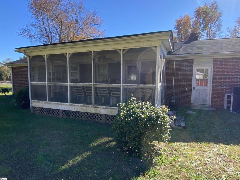 Property image 4 at 217 Eastbrook Drive, Woodruff, SC 29388