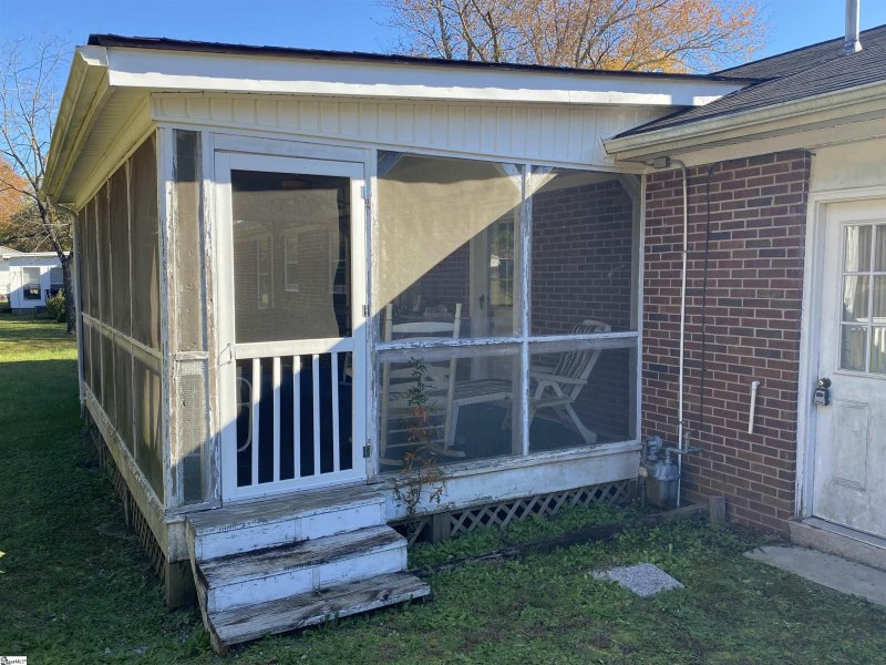 Property image 5 at 217 Eastbrook Drive, Woodruff, SC 29388