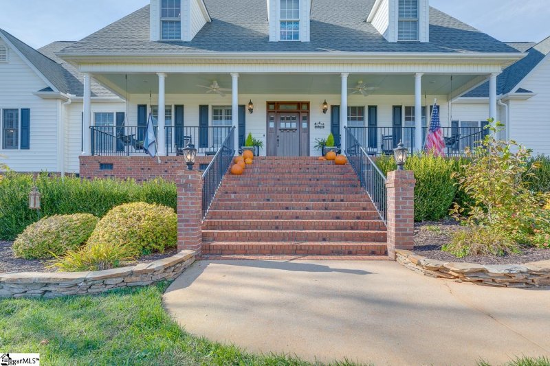 Property image 2 at 518 Spaulding Lake Drive, Greenville, SC 29615
