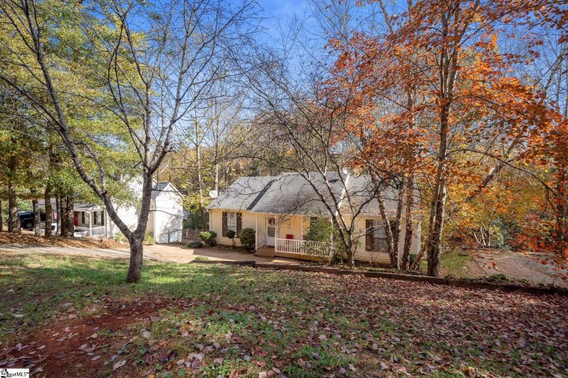 Property image 3 at 1603 Winding Way, Taylors, SC 29687