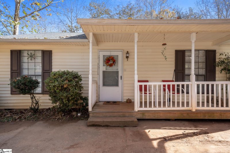 Property image 4 at 1603 Winding Way, Taylors, SC 29687