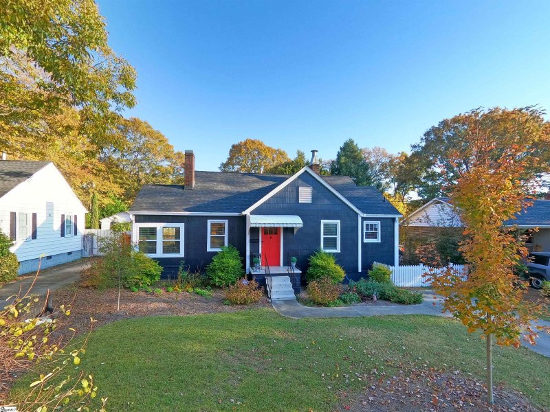 Property image 2 at 207 Vintage Avenue, Greenville, SC 29607