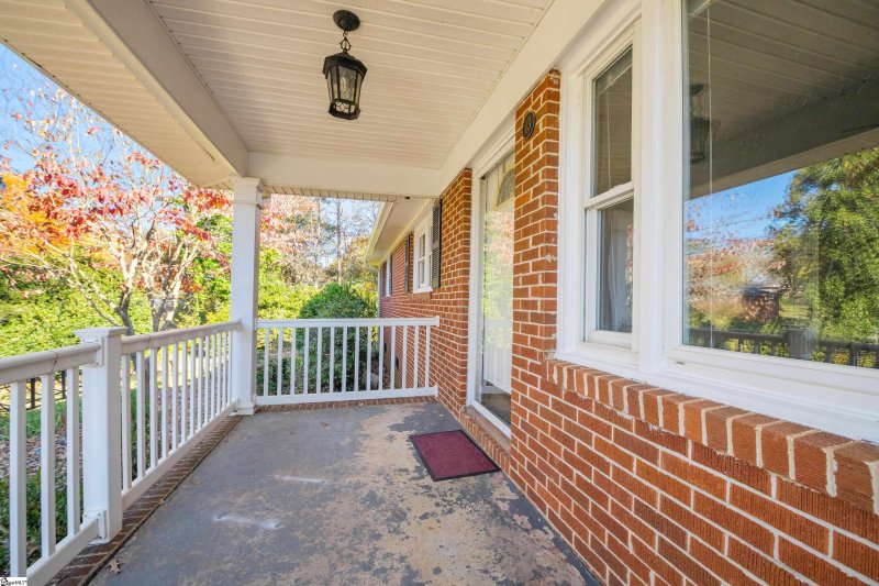 Property image 5 at 13 Woodridge Drive, Greenville, SC 29611