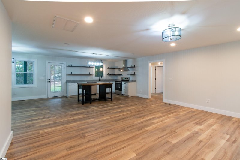 Property image 5 at 20 Birchbark Drive, Greenville, SC 29611