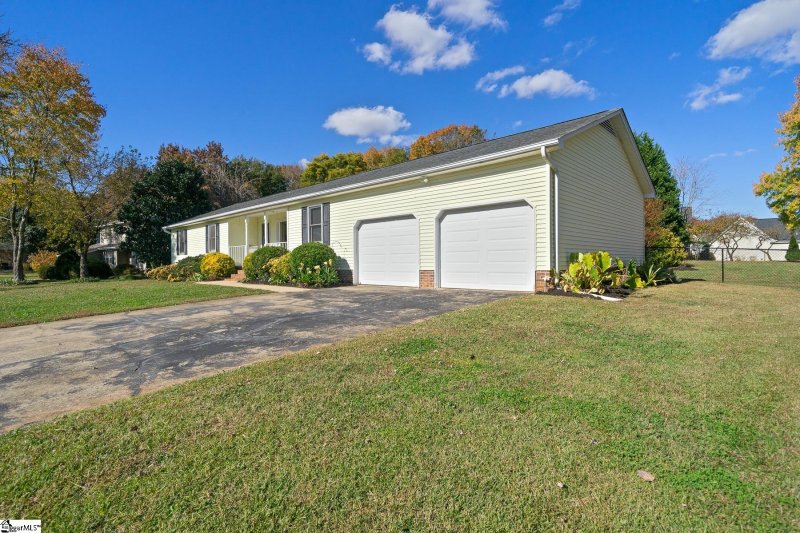 Property image 3 at 1009 Harness Trail, Simpsonville, SC 29680