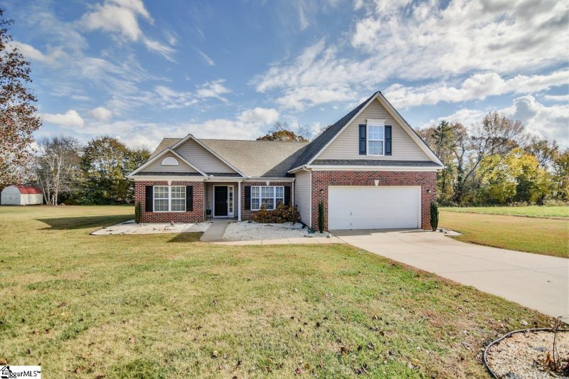 Property image 3 at 535 Carey Drive, Greer, SC 29651