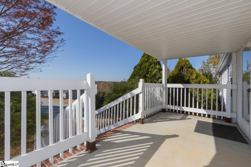 Property image 2 at 112 E Pond Drive, Greenville, SC 29611