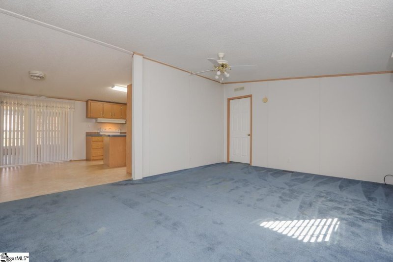 Property image 3 at 112 E Pond Drive, Greenville, SC 29611