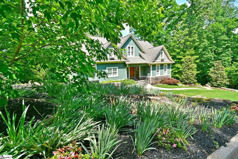 Property image 2 at 142 Lakeland Avenue, Moore, SC 29369