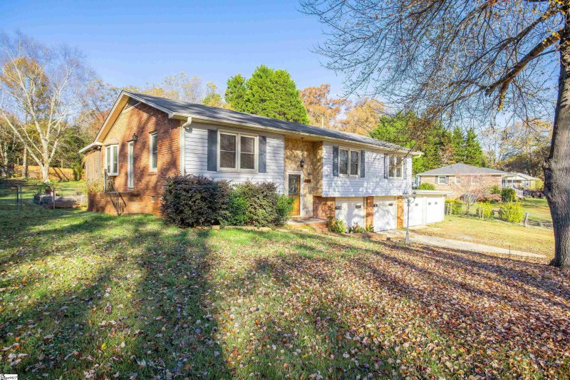 Property image 3 at 109 Bentwood Drive, Piedmont, SC 29673-7922